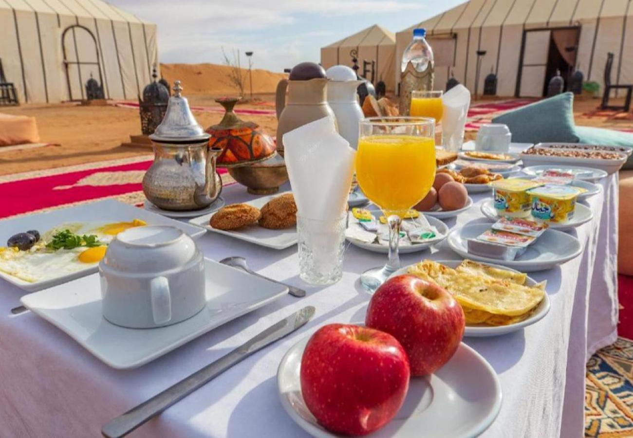 Host Luxury Camp Hotel เมอร์ซูกา ภายนอก รูปภาพ
